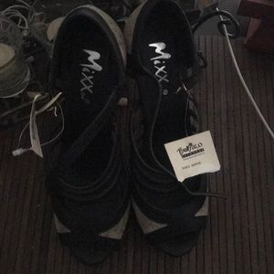 NWT Black snd Beige women shoes(MIXX)